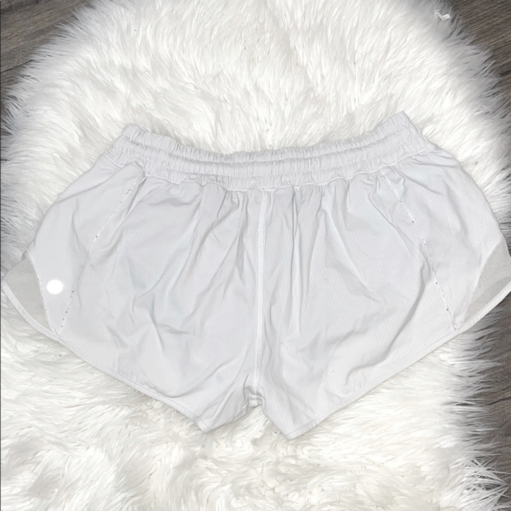 LULULEMON SHORTS - Picture 3 of 4